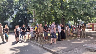 "Ці люди за вас загинули": у Черкасах відбувся автопробіг пам'яті іноземного добровольця "Ці люди за вас загинули": у Черкасах відбувся автопробіг пам'яті іноземного добровольця