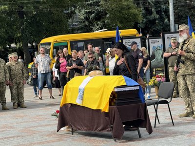 З військовослужбовцями Володимиром Якимівим та Сергієм Перуном попрощалися у Рівному З військовослужбовцями Володимиром Якимівим та Сергієм Перуном попрощалися у Рівному