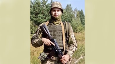 "Мамо, мені потрібно в армію…" — військовослужбовець з Народицької громади Михайло Наумов "Мамо, мені потрібно в армію…" — військовослужбовець з Народицької громади Михайло Наумов