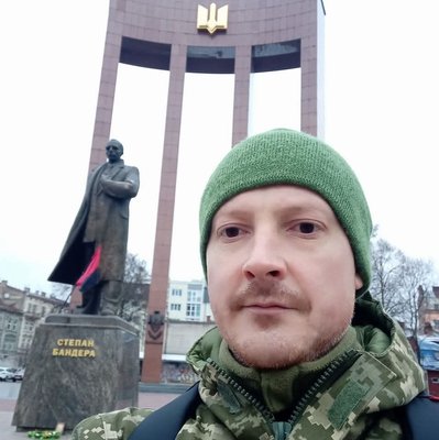Батьки загиблого захисника подарували ліцею на Житомирщині генератор за 170 тисяч гривень Батьки загиблого захисника подарували ліцею на Житомирщині генератор за 170 тисяч гривень