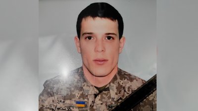 На Чернігівщині попрощалися з п'ятьма бійцями ЗСУ, двох із них опізнали за ДНК-експертизами На Чернігівщині попрощалися з п'ятьма бійцями ЗСУ, двох із них опізнали за ДНК-експертизами