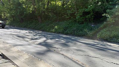 Чому не ремонтують вулицю Конституційну в Чернівцях Чому не ремонтують вулицю Конституційну в Чернівцях