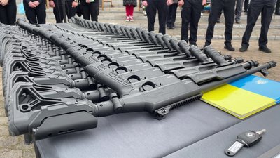 Поліцейським офіцерам громад Дубенщини передали 28 нових авто Поліцейським офіцерам громад Дубенщини передали 28 нових авто