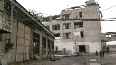 Пошкоджене підприємство "Промзв'язок" у Харкові, 2 квітня 2025 року Пошкоджене підприємство "Промзв'язок" у Харкові, 2 квітня 2025 року