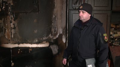 Двоє людей загинули під час пожежі у приватному будинку в Рівному: що кажуть сусіди та рятувальник Двоє людей загинули під час пожежі у приватному будинку в Рівному: що кажуть сусіди та рятувальник