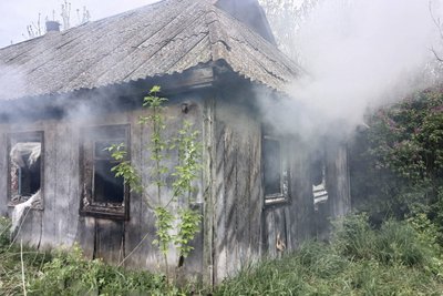 У Бердичівському районі Житомирщини під час гасіння пожежі виявили тіло людини У Бердичівському районі Житомирщини під час гасіння пожежі виявили тіло людини