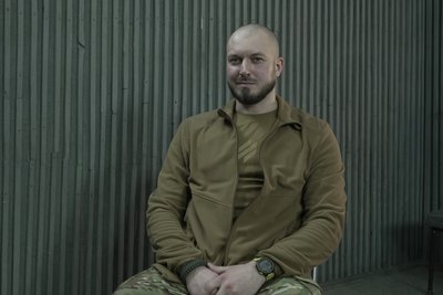 "Тил має триматися, тому через мистецтво треба розмовляти з людьми" — військовий та актор Євген Авдєєнко "Тил має триматися, тому через мистецтво треба розмовляти з людьми" — військовий та актор Євген Авдєєнко