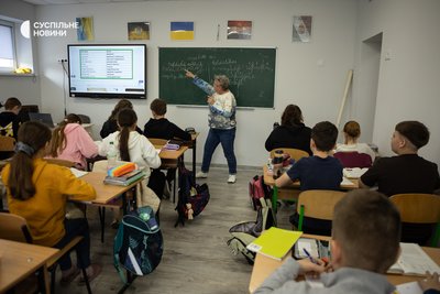 Школа у Береговому на Закарпатті, 2 квітня 2026 року. У двох третинах шкіл Берегівської громади дітей навчають угорської мови Школа у Береговому на Закарпатті, 2 квітня 2026 року. У двох третинах шкіл Берегівської громади дітей навчають угорської мови