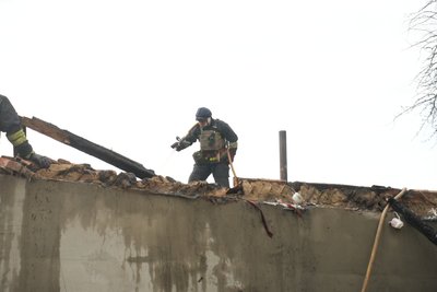 "Два рази облетіло, а на третій раз ляснуло”: у Краснопіллі зруйновано будинок внаслідок влучання безпілотника "Два рази облетіло, а на третій раз ляснуло”: у Краснопіллі зруйновано будинок внаслідок влучання безпілотника