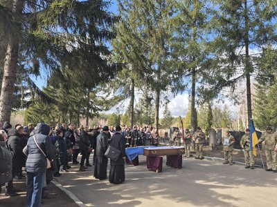 У Сумах поховали бійця Богдана Дудку У Сумах поховали бійця Богдана Дудку