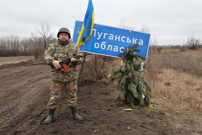 Вивозив людей з-під обстрілів. Історія поліцейського з Луганщини Сергія Вивозив людей з-під обстрілів. Історія поліцейського з Луганщини Сергія