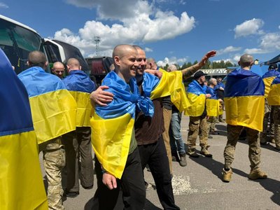 Четверо захисників із Сумщини повертаються з російського полону - ОВА Четверо захисників із Сумщини повертаються з російського полону - ОВА