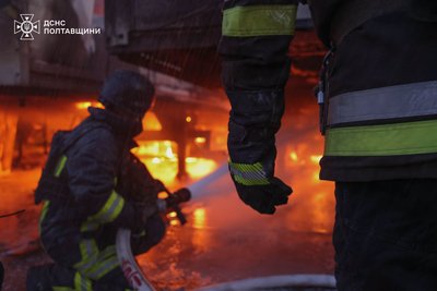 Атака на Полтавську ТГ 20 червня: на підприємствах виникли пожежі на кількох локаціях Атака на Полтавську ТГ 20 червня: на підприємствах виникли пожежі на кількох локаціях