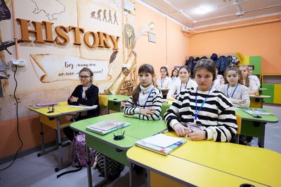 Діти в підземній школі у Харкові Діти в підземній школі у Харкові
