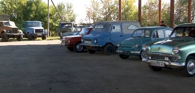 Трактор, який стояв на постаменті з 1943 року: на Черкащині провели благодійний ретро-фестиваль Трактор, який стояв на постаменті з 1943 року: на Черкащині провели благодійний ретро-фестиваль