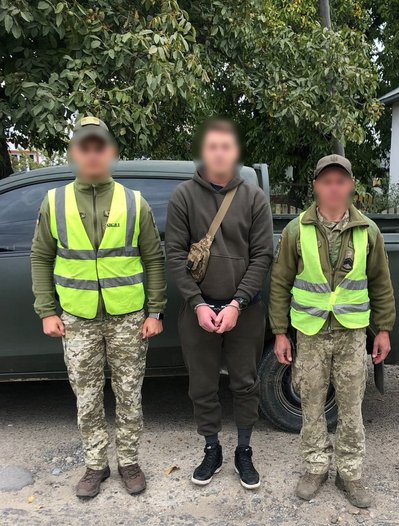 На вихідних поблизу кордону на Буковині затримали 38 чоловіків