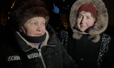 У Дніпрі біля будинку на Перемозі, в який влучила ракета РФ, вшановують памʼять загиблих У Дніпрі біля будинку на Перемозі, в який влучила ракета РФ, вшановують памʼять загиблих