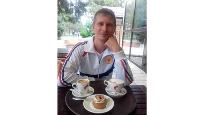 "Схеми" ідентифікували медика колонії РФ, який знущався з полонених, зокрема й чернігівця Павла Афісова "Схеми" ідентифікували медика колонії РФ, який знущався з полонених, зокрема й чернігівця Павла Афісова