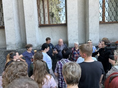 Об’єднання медзакладів у Кременчуці: що чекає на медперсонал лікарні "Придніпровська" Об’єднання медзакладів у Кременчуці: що чекає на медперсонал лікарні "Придніпровська"
