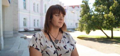 "Я не даю смерті забирати його": рідні зниклих безвісти та полонених вишивають "Рушник додому" "Я не даю смерті забирати його": рідні зниклих безвісти та полонених вишивають "Рушник додому"