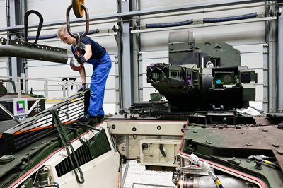 бойова машина Puma на виробничій лінії, забод Rheinmetall, Унтерлюсс, Німеччина, 12 лютого 2024 року бойова машина Puma на виробничій лінії, забод Rheinmetall, Унтерлюсс, Німеччина, 12 лютого 2024 року