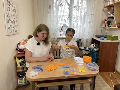20 тисяч оберегів ручної роботи отримали від семирічної дівчинки з Полтавщини українські воїни 20 тисяч оберегів ручної роботи отримали від семирічної дівчинки з Полтавщини українські воїни