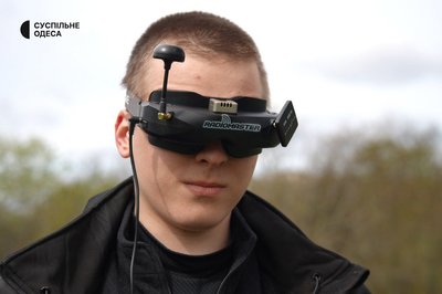 "Це найбільш перспективна військова професія": як готують пілотів FPV-дронів в Одесі "Це найбільш перспективна військова професія": як готують пілотів FPV-дронів в Одесі