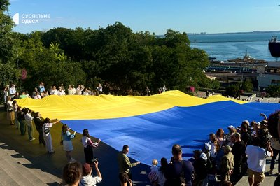 "Я не стримала сліз": в Одесі розгорнули 34-метровий прапор на День Незалежності
