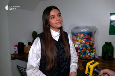 В Одесі волонтери збирають кришечки, щоб купити безпілотник для ЗСУ В Одесі волонтери збирають кришечки, щоб купити безпілотник для ЗСУ