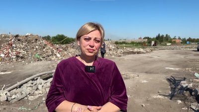 «Я втратив усіх». У Радушному біля атакованого РФ будинку провели хвилину мовчання і вшанували загиблу родину Воронових «Я втратив усіх». У Радушному біля атакованого РФ будинку провели хвилину мовчання і вшанували загиблу родину Воронових