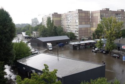У Дніпрі через зливу затопило деякі вулиці міста: докладніше У Дніпрі через зливу затопило деякі вулиці міста: докладніше