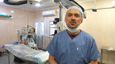 Команда хірургів відновлює обличчя після поранення військовому з Волині Команда хірургів відновлює обличчя після поранення військовому з Волині