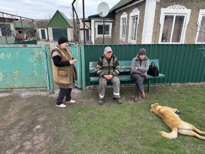 “Нема куди їхати”. Як живе Спасько-Михайлівка за 25 км від фронту “Нема куди їхати”. Як живе Спасько-Михайлівка за 25 км від фронту