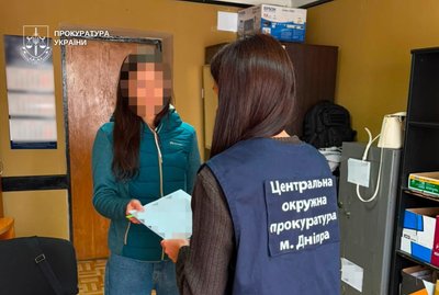 «Маскували речовини в одязі». У Дніпрі учасників організованої групи підозрюють у збуті психотропів й наркотиків «Маскували речовини в одязі». У Дніпрі учасників організованої групи підозрюють у збуті психотропів й наркотиків