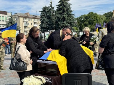 "Свідомо хотів захищати свою країну": з військовим Сергієм Веремою попрощалися у Рівному "Свідомо хотів захищати свою країну": з військовим Сергієм Веремою попрощалися у Рівному