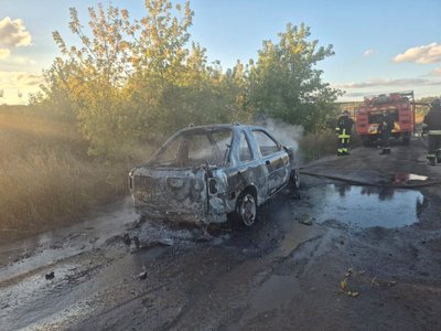 Внаслідок удару FPV-дрона у Великому Бурлуку був пошкоджений автомобіль, 25 вересня 2026 року Внаслідок удару FPV-дрона у Великому Бурлуку був пошкоджений автомобіль, 25 вересня 2026 року