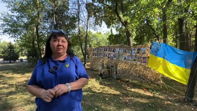 «Щоб пам’ятали»: у Кропивницькому родини загиблих захисників виготовляли соняхи до Дня пам’яті «Щоб пам’ятали»: у Кропивницькому родини загиблих захисників виготовляли соняхи до Дня пам’яті