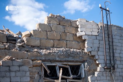 84-річного чоловіка діставали з-під завалів: РФ ударила по Одещині вдень 31 липня 84-річного чоловіка діставали з-під завалів: РФ ударила по Одещині вдень 31 липня