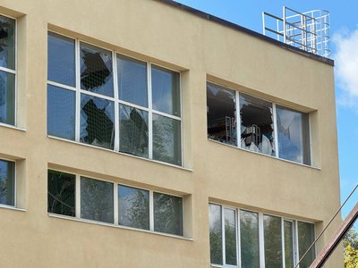 Через масовану атаку РФ у Дніпрі є пошкодження у закладах освіти та приватному секторі Через масовану атаку РФ у Дніпрі є пошкодження у закладах освіти та приватному секторі