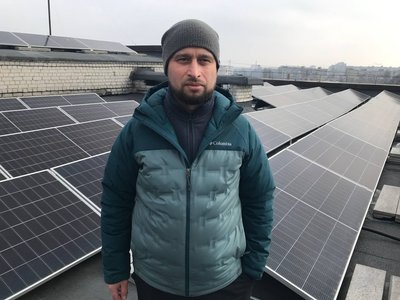 Сонячні панелі у лікарні Житомира: економія електроенергії та резервне живлення Сонячні панелі у лікарні Житомира: економія електроенергії та резервне живлення