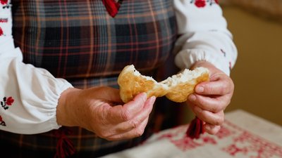 Пісні млинці з оселедцем: рецепт від господині з Рівненщини Пісні млинці з оселедцем: рецепт від господині з Рівненщини