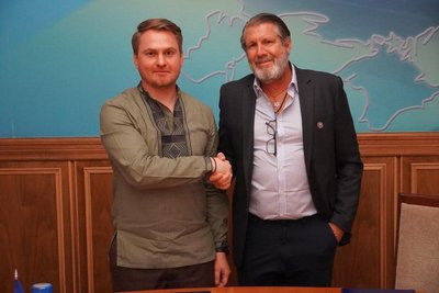 Голова Київської ОВА Руслан Кравченко (зліва) і засновник некомерційної організації GEM Майк Каппоні Голова Київської ОВА Руслан Кравченко (зліва) і засновник некомерційної організації GEM Майк Каппоні