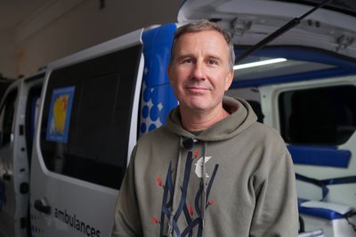 Організатор гуманітарної місії Жюльєн Дюфур Організатор гуманітарної місії Жюльєн Дюфур