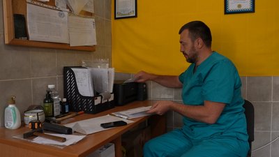 Анатолій Весоловський на робочому місці Анатолій Весоловський на робочому місці