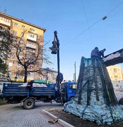 Пам'ятник Пушкіну у Харкові демонтували — офіційно Пам'ятник Пушкіну у Харкові демонтували — офіційно