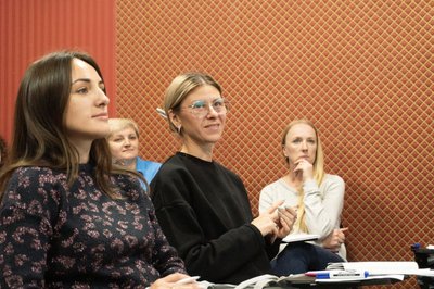 "Почни власну справу": в Івано-Франківську провели бізнес-тренінг для переселенців та місцевих "Почни власну справу": в Івано-Франківську провели бізнес-тренінг для переселенців та місцевих