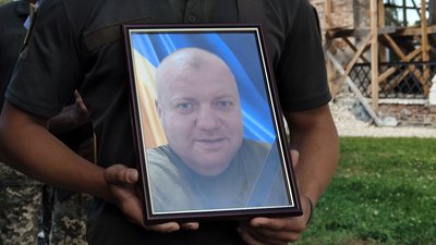 Попрощалися з двома загиблими бійцями з Чернігівщини: Русланом Шуйським та Ігорем Шостаком Попрощалися з двома загиблими бійцями з Чернігівщини: Русланом Шуйським та Ігорем Шостаком