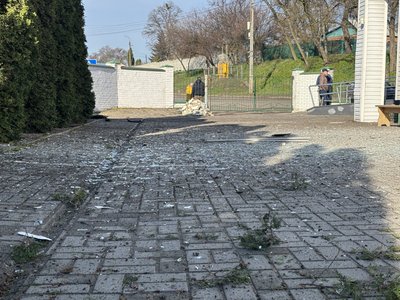 Удар по медцентру і пожежа на АЗС. Сум'яни розповіли про російські атаки Удар по медцентру і пожежа на АЗС. Сум'яни розповіли про російські атаки