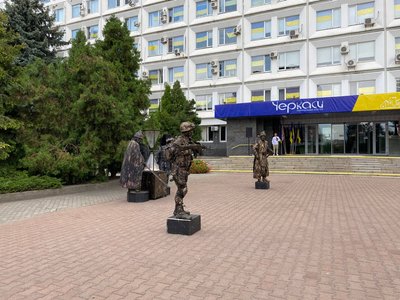 "Крізь віки": у Черкасах відбувся патріотичний перфоманс "Крізь віки": у Черкасах відбувся патріотичний перфоманс
