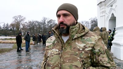 У Чернігові в останню путь провели бійця Нацполіції "Лють" Андрія Слаутіна У Чернігові в останню путь провели бійця Нацполіції "Лють" Андрія Слаутіна